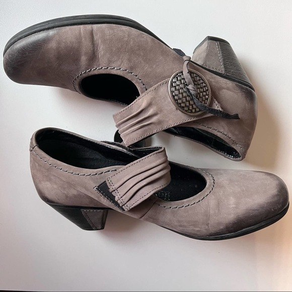 REMONTE DORNDORF SZ 36 Brown Leather Medallion Strappy Mary Janes Heels Pumps - Picture 2 of 8